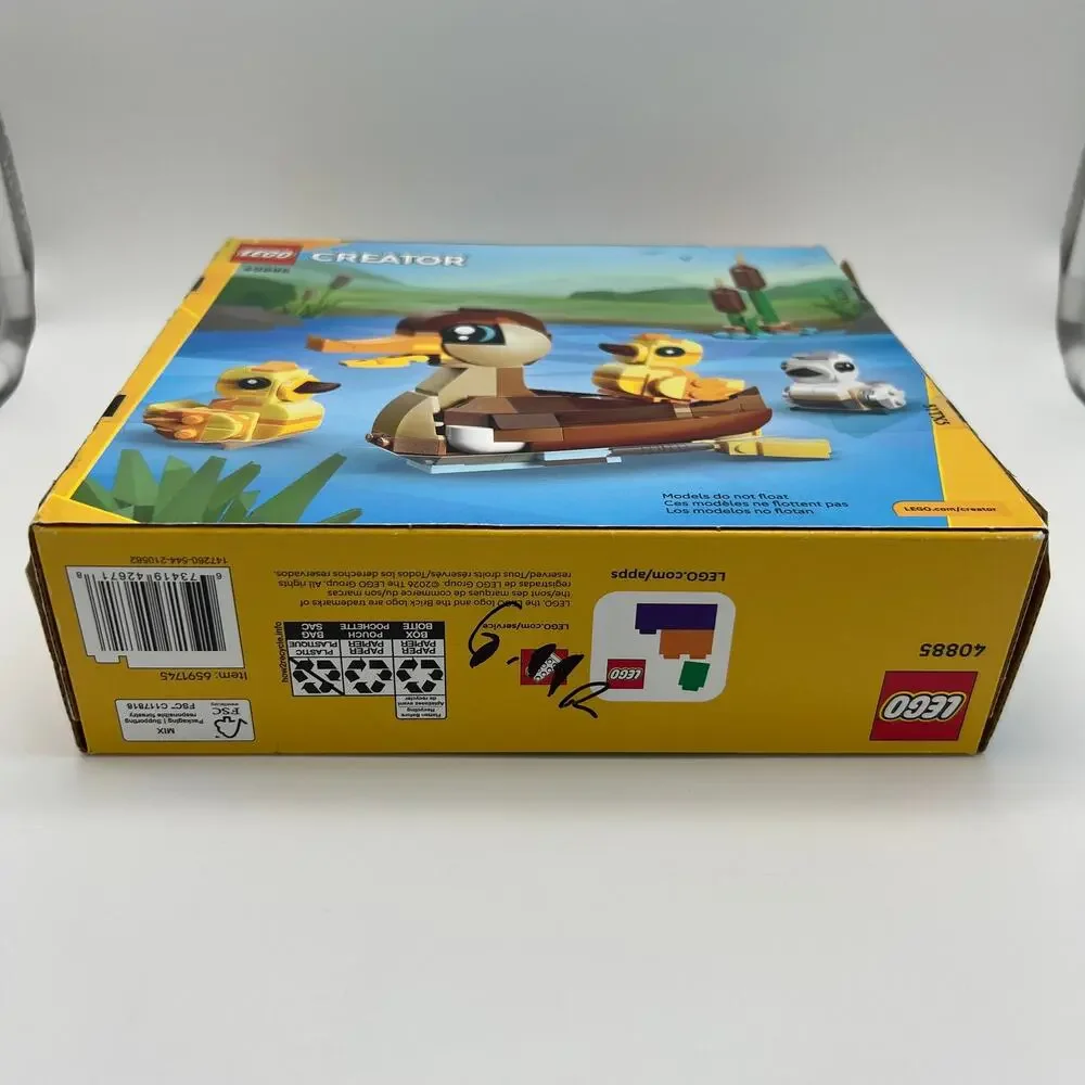 LEGO Creator Duck Family 40885 Nature Animals 2026 NEW Damaged Creased w/ Box